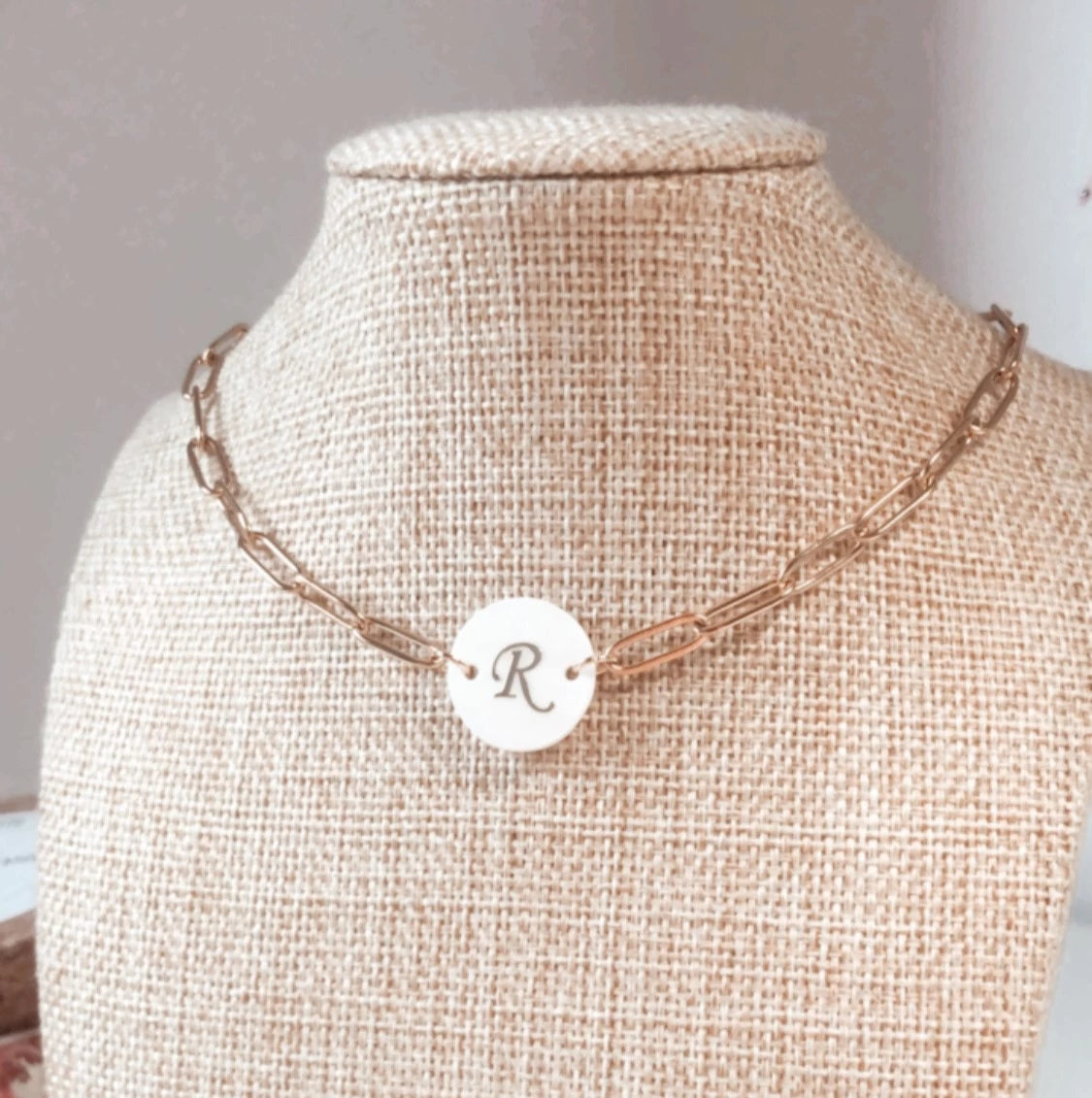 Collar Nacar Inicial Grande